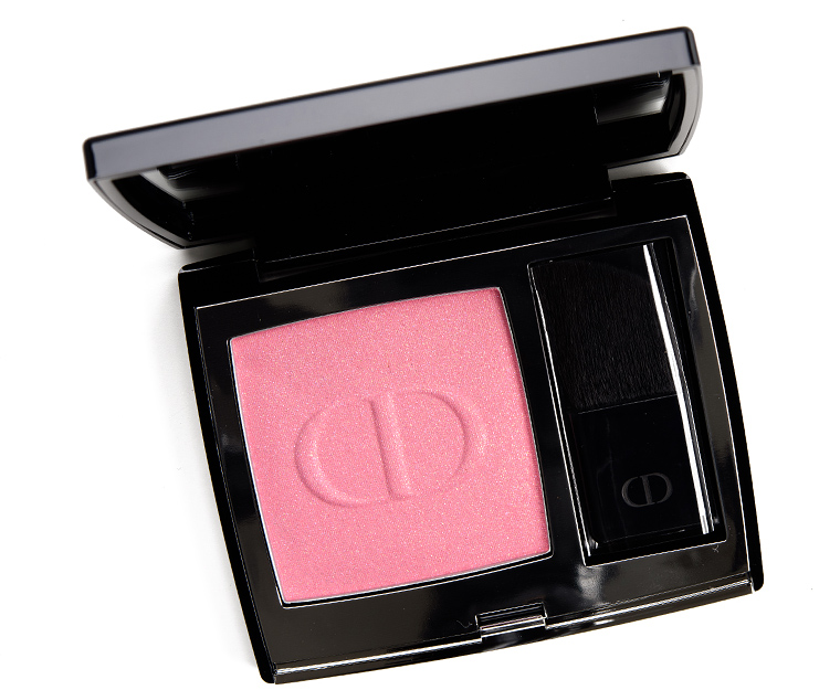 <div>Dior Tutu (212) Rouge Blush Review & Swatches</div>