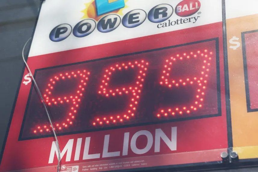 Powerball Moves Past $1B Mark, as Jackpot Skirts Players for 32nd Straight Drawing
