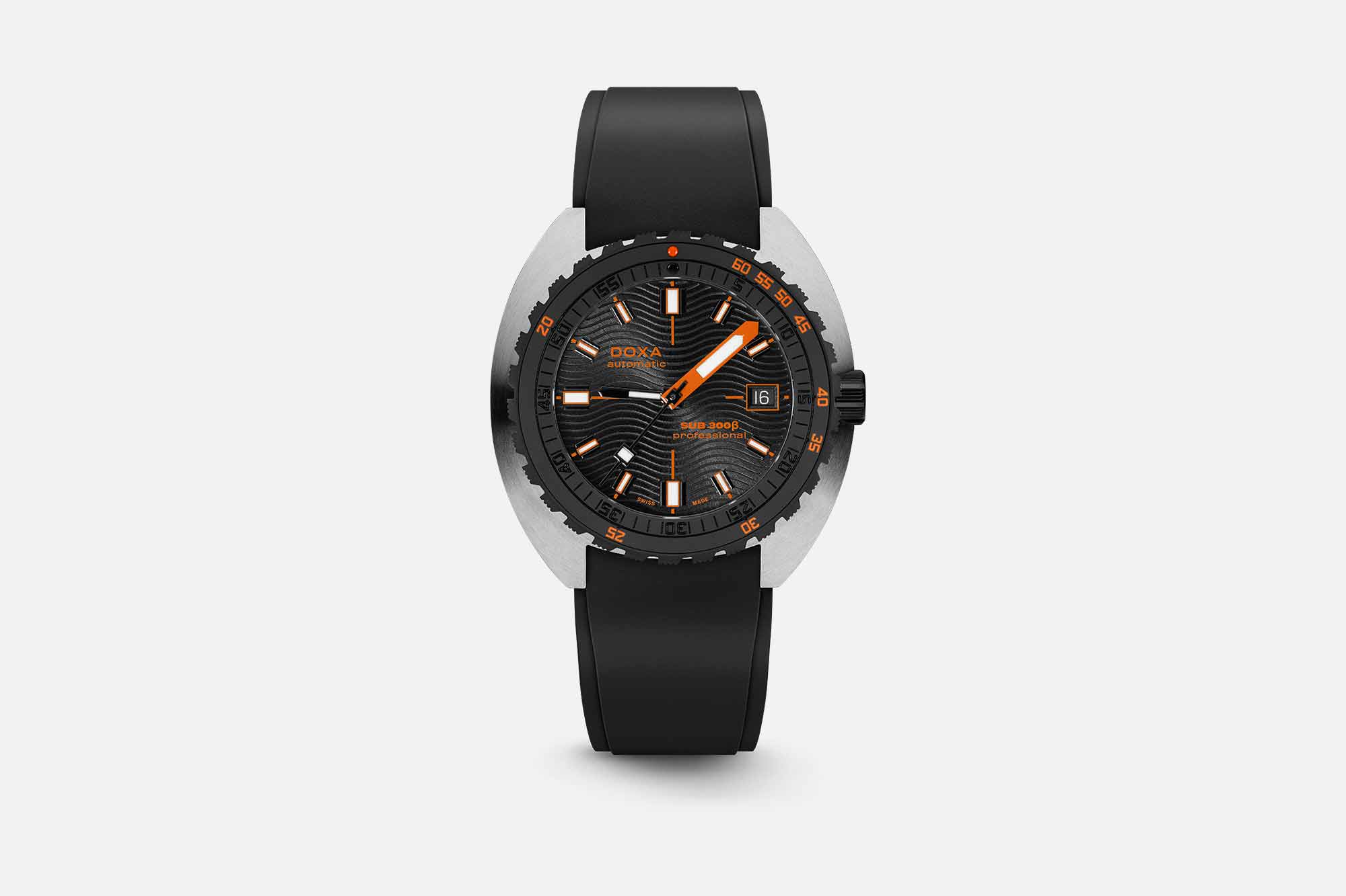 DOXA Adds Some Elegant Touches to their Iconic Dive Watch with the Sub 300β