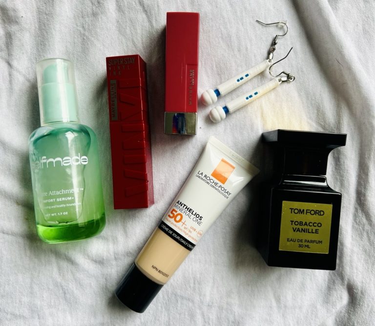 <div>5 Beauty Products (& 1 Pair of Earrings) I’m Absolutely Loving Right Now</div>