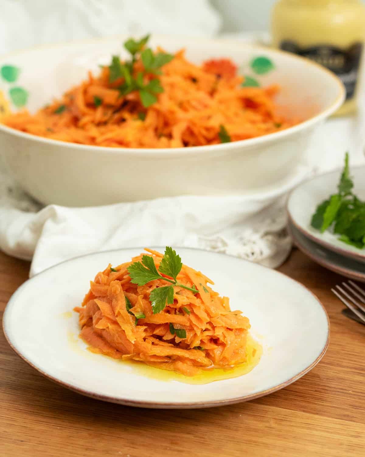 Grated French Raw Carrot Salad (Carottes Râpées)