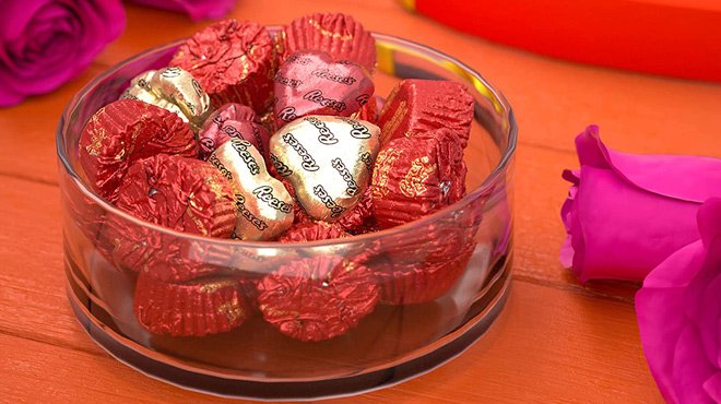 Reese’s Valentine’s Candy Bag $9.97 at Amazon
