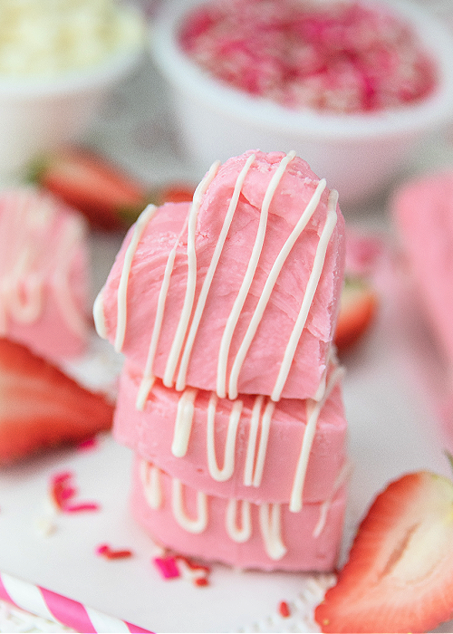 2 Ingredient Strawberry Fudge Bites a Cute Valentine’s Day Treat!
