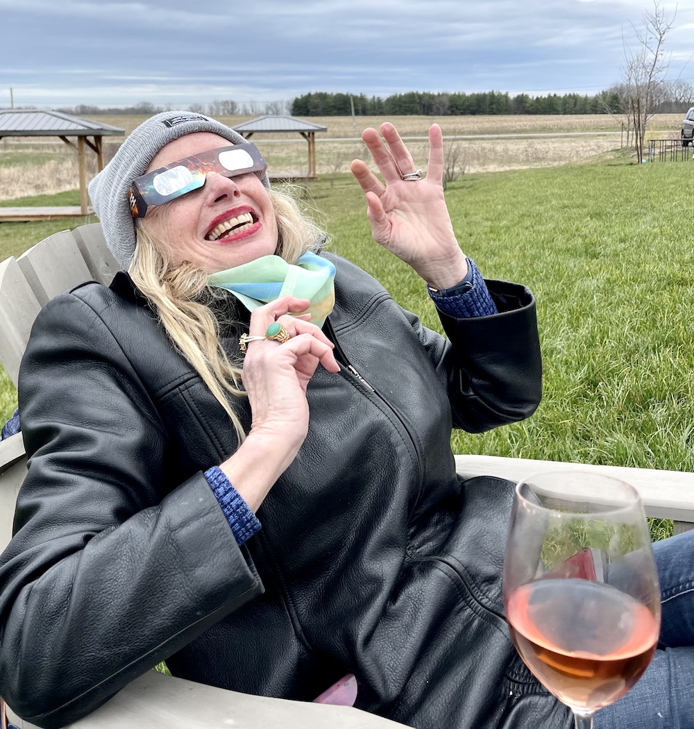 Out of darkness, into the light, a Niagara wine tasting report that’s out of this world